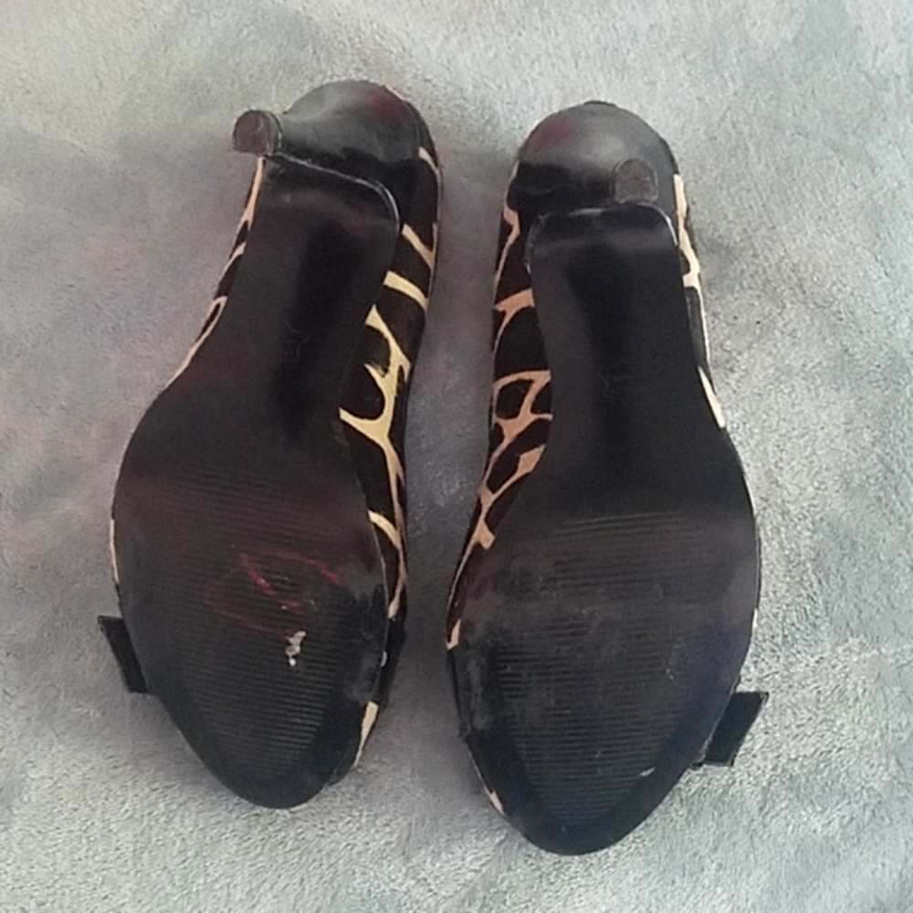 Steve Madden Cow Fur Heels - Picture 5 of 7